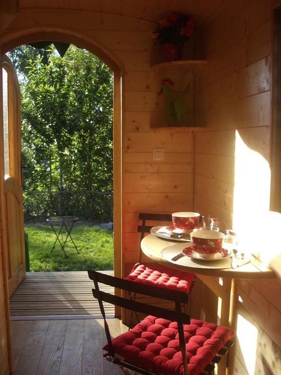La Ferme Du Chauchix Hotell Lamballe Rum bild