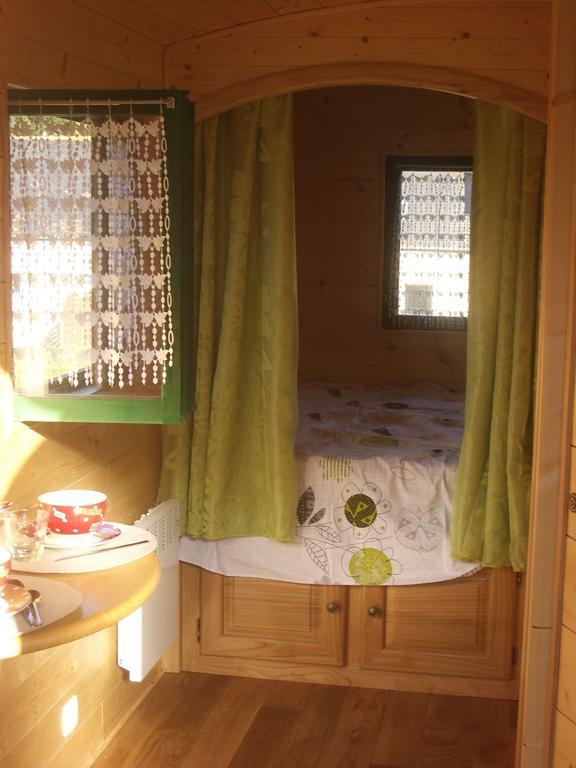 La Ferme Du Chauchix Hotell Lamballe Rum bild